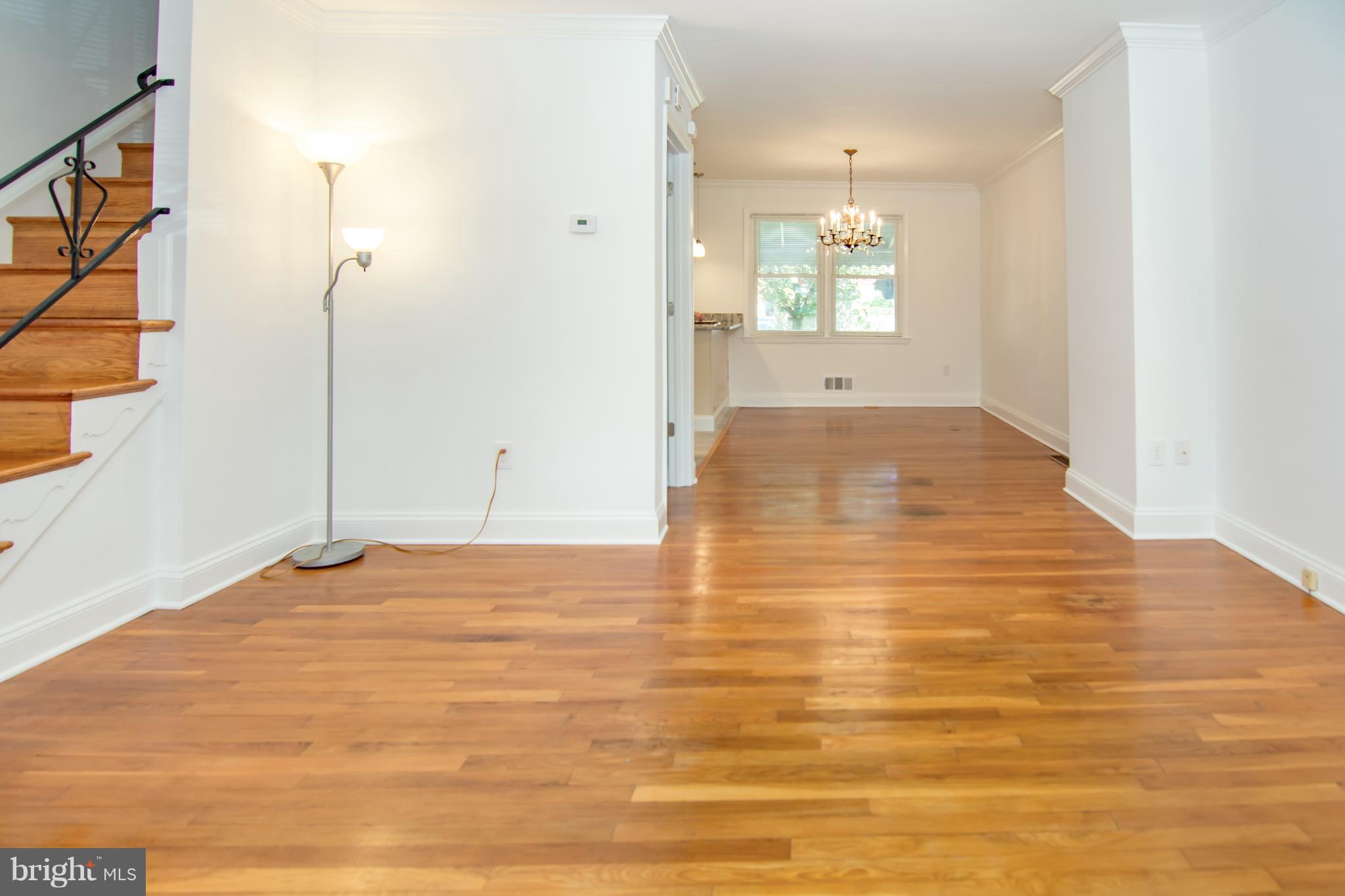 833 Lannerton Road Baltimore, MD 21220 - Photo 5 of 30 Living Room