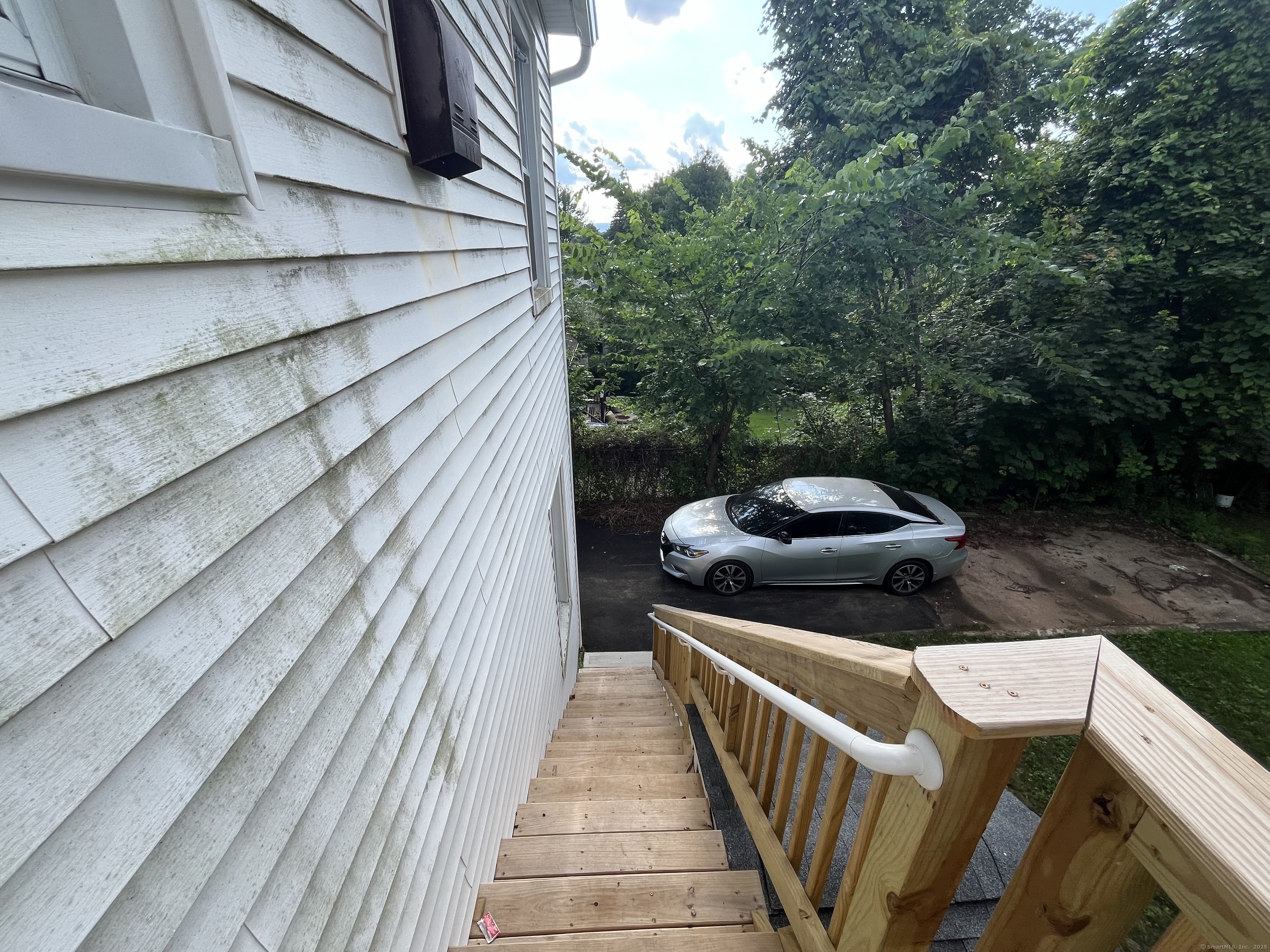 144 Burnham Street, Unit 2 Hartford, CT 06112 - Photo 11 of 11 a balcony view with a seating space