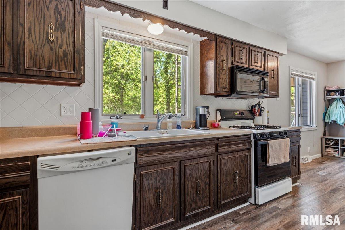 49 Etherton Lane Springfield, IL 62712 - Photo 12 of 45