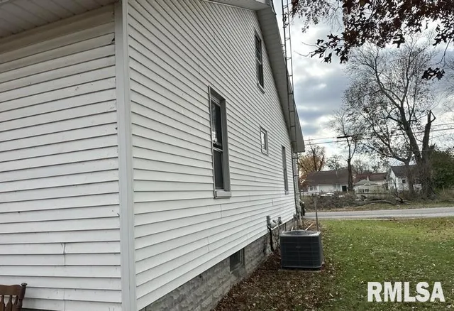 $29,900 | 113 Martin Street, Benton, IL 62812