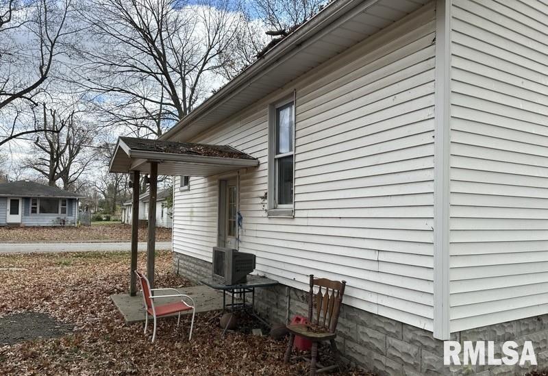 113 Martin Street Benton, IL 62812 - Photo 5 of 14