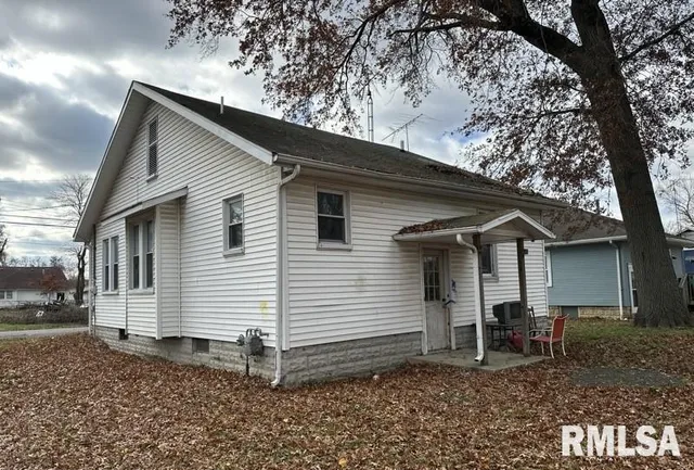 $29,900 | 113 Martin Street, Benton, IL 62812