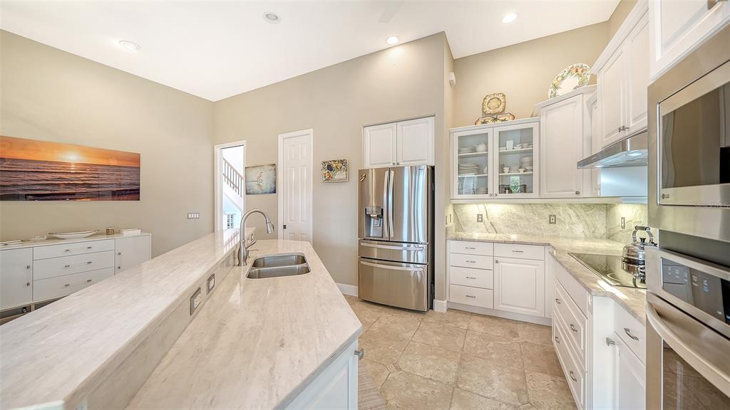 657 Halyard Lane Longboat Key, FL 34228 - Photo 8 of 33