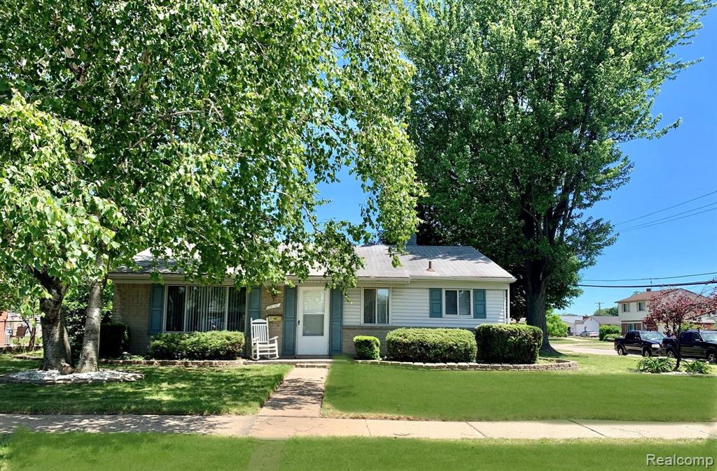 33110 Fraser Avenue Fraser, MI 48026 - Photo 1 of 19