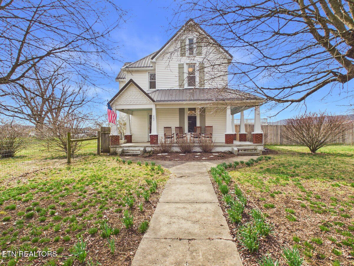 207 Thomas Road Speedwell, TN 37870 - Photo 1 of 60 CAM06131G6-PR0015-STILL001