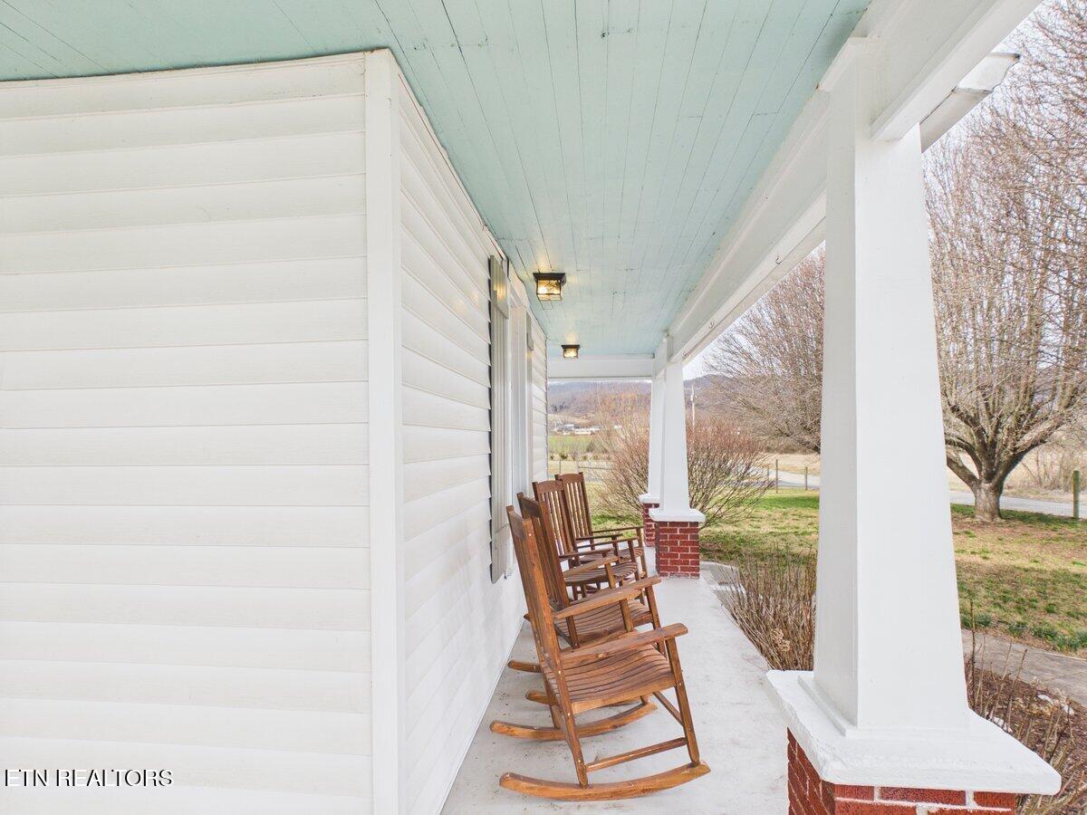 207 Thomas Road Speedwell, TN 37870 - Photo 12 of 60 CAM06131G6-PR0015-STILL007