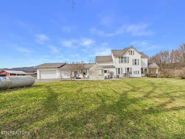 $650,000 | 207 Thomas Road, Speedwell, TN 37870