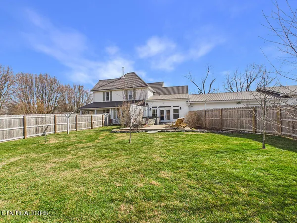 $650,000 | 207 Thomas Road, Speedwell, TN 37870