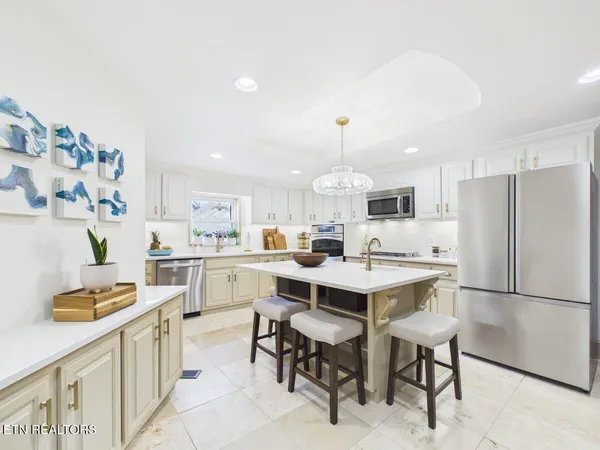 $650,000 | 207 Thomas Road, Speedwell, TN 37870