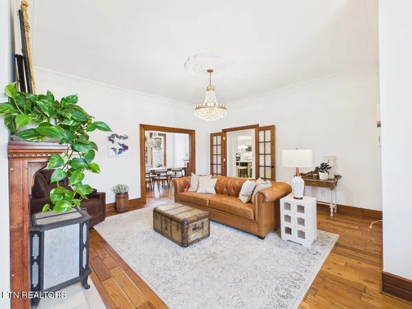 $650,000 | 207 Thomas Road, Speedwell, TN 37870