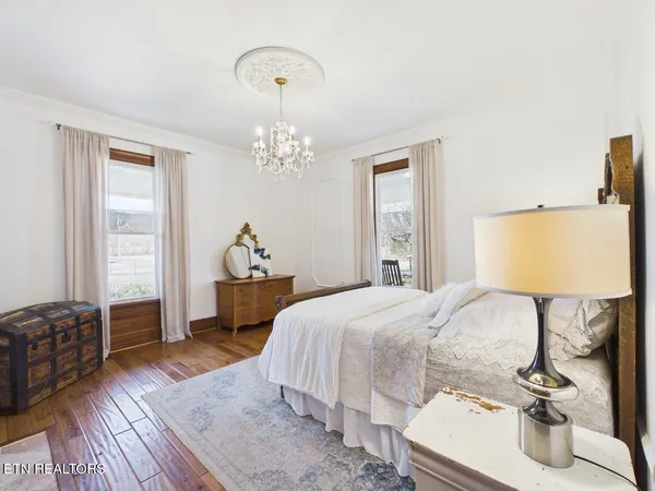 $650,000 | 207 Thomas Road, Speedwell, TN 37870