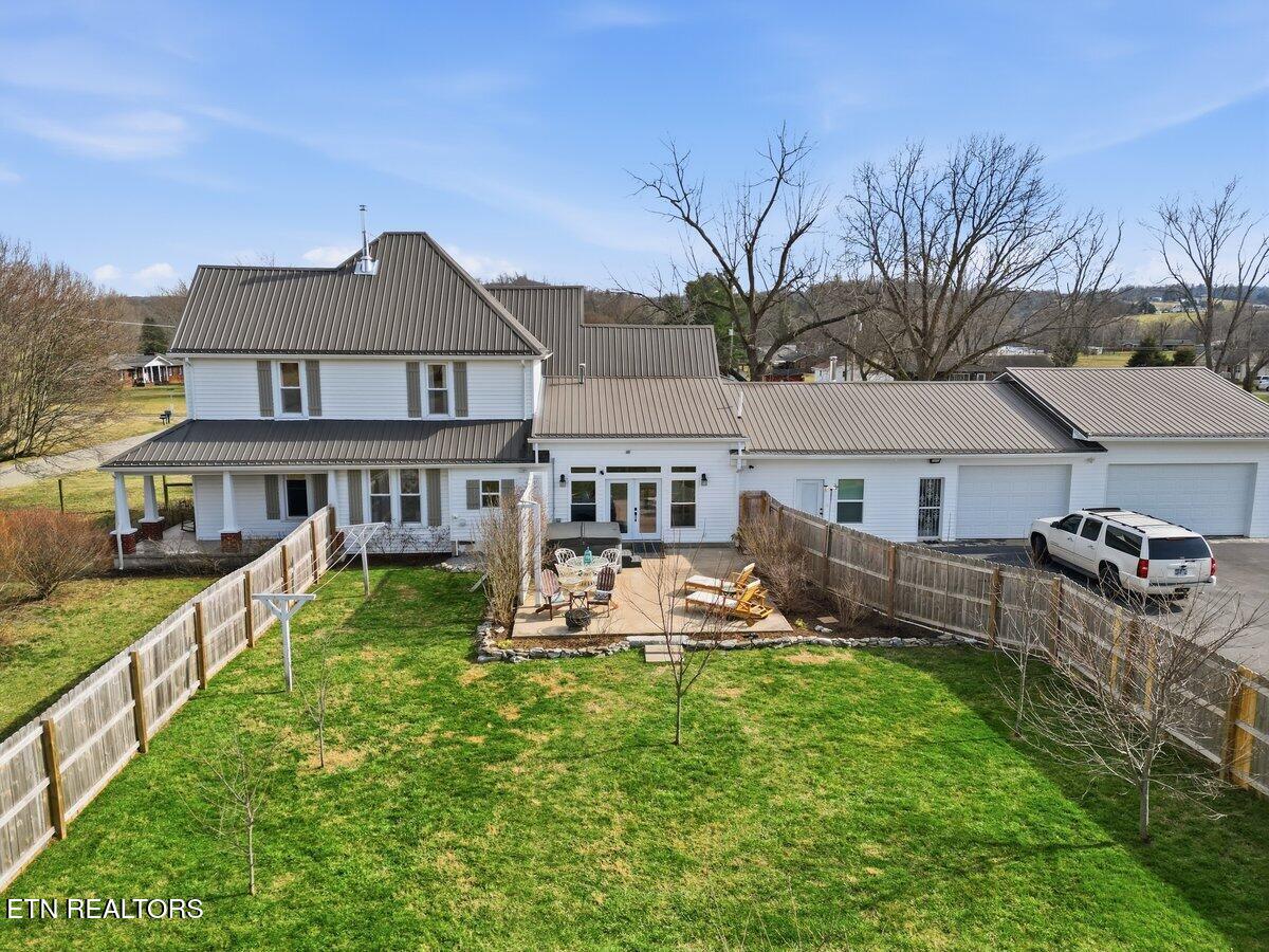 207 Thomas Road Speedwell, TN 37870 - Photo 4 of 60 207_Thomas_Rd_014