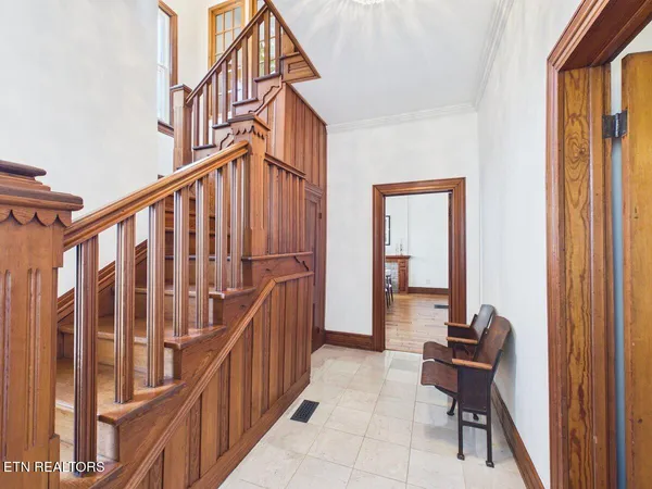 $650,000 | 207 Thomas Road, Speedwell, TN 37870