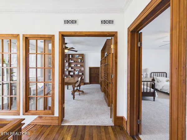 $650,000 | 207 Thomas Road, Speedwell, TN 37870