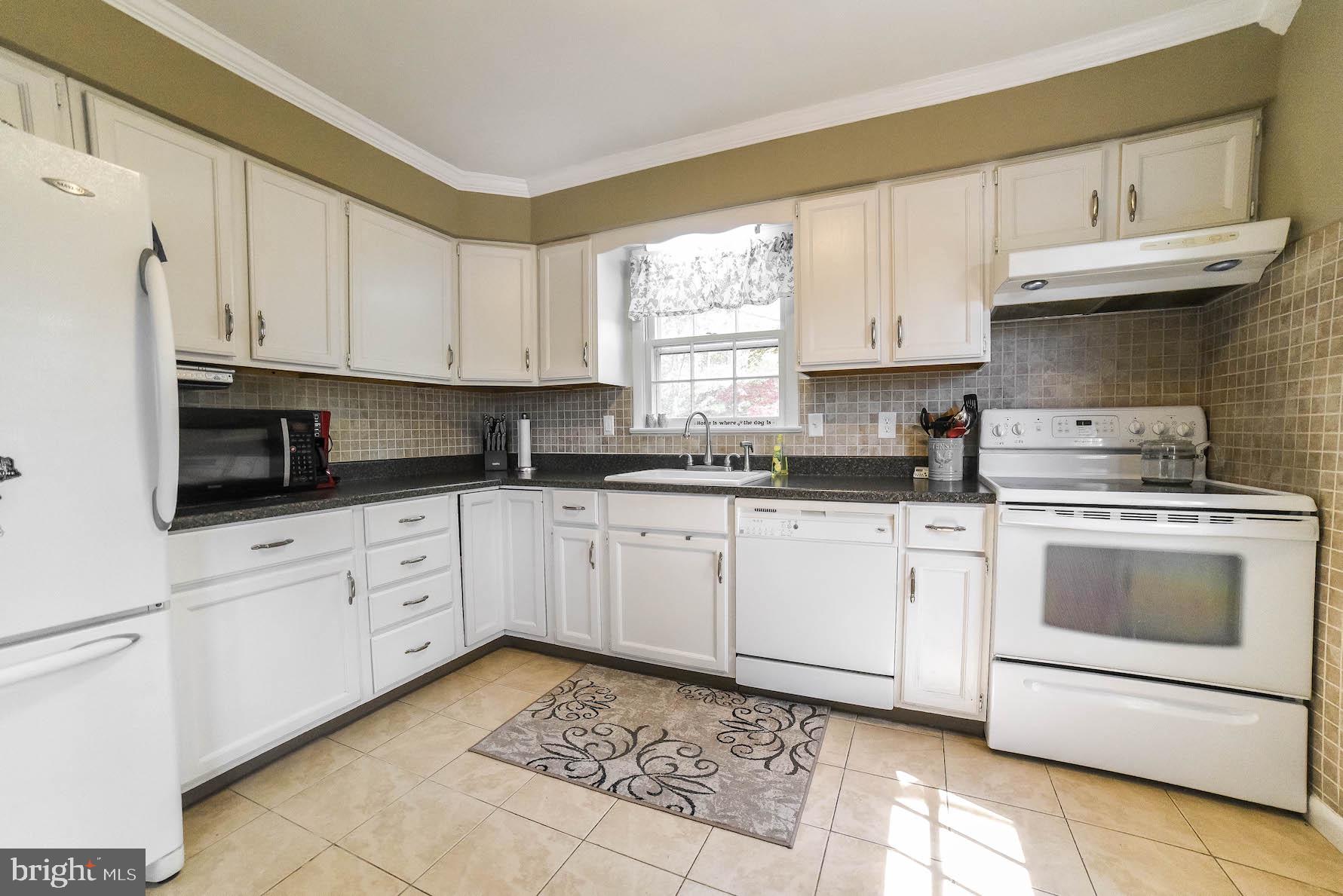5494 Hallowing Point Road Prince Frederick, MD 20678 - Photo 9 of 34 Gallery Image 9