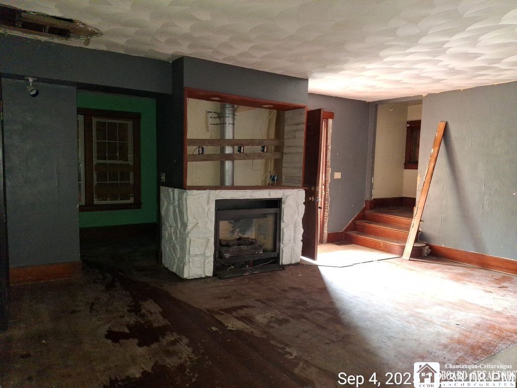 215 South 2nd Street Olean, NY 14760 - Photo 5 of 19 Spacious living room