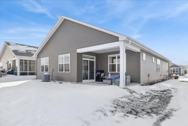 $389,000 | 1639 Rochester Road, Pingree Grove, IL 60140