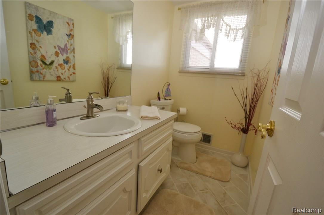 20306 Coachwood Road Riverview, MI 48193 - Photo 30 of 64 DSC_0245 (2).JPG