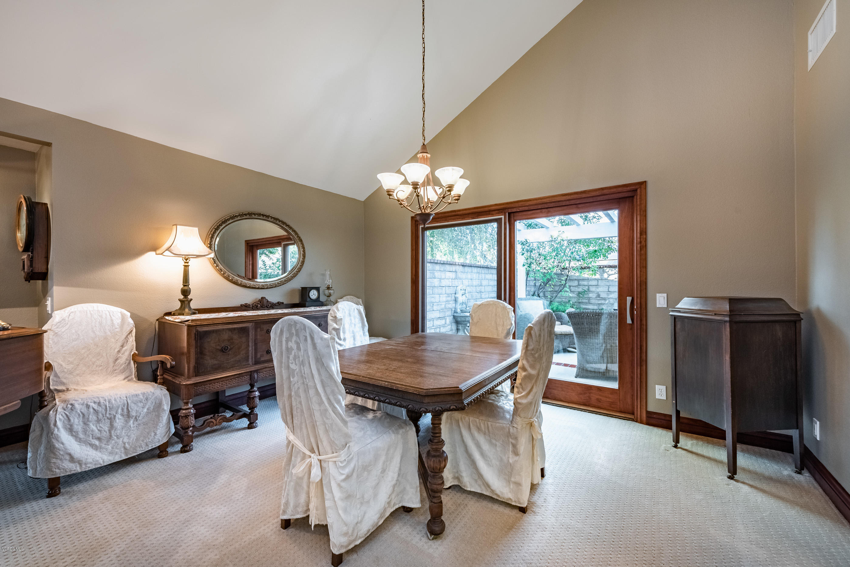 400 Longbranch Road Simi Valley, CA 93065 - Photo 19 of 74 Dining Room