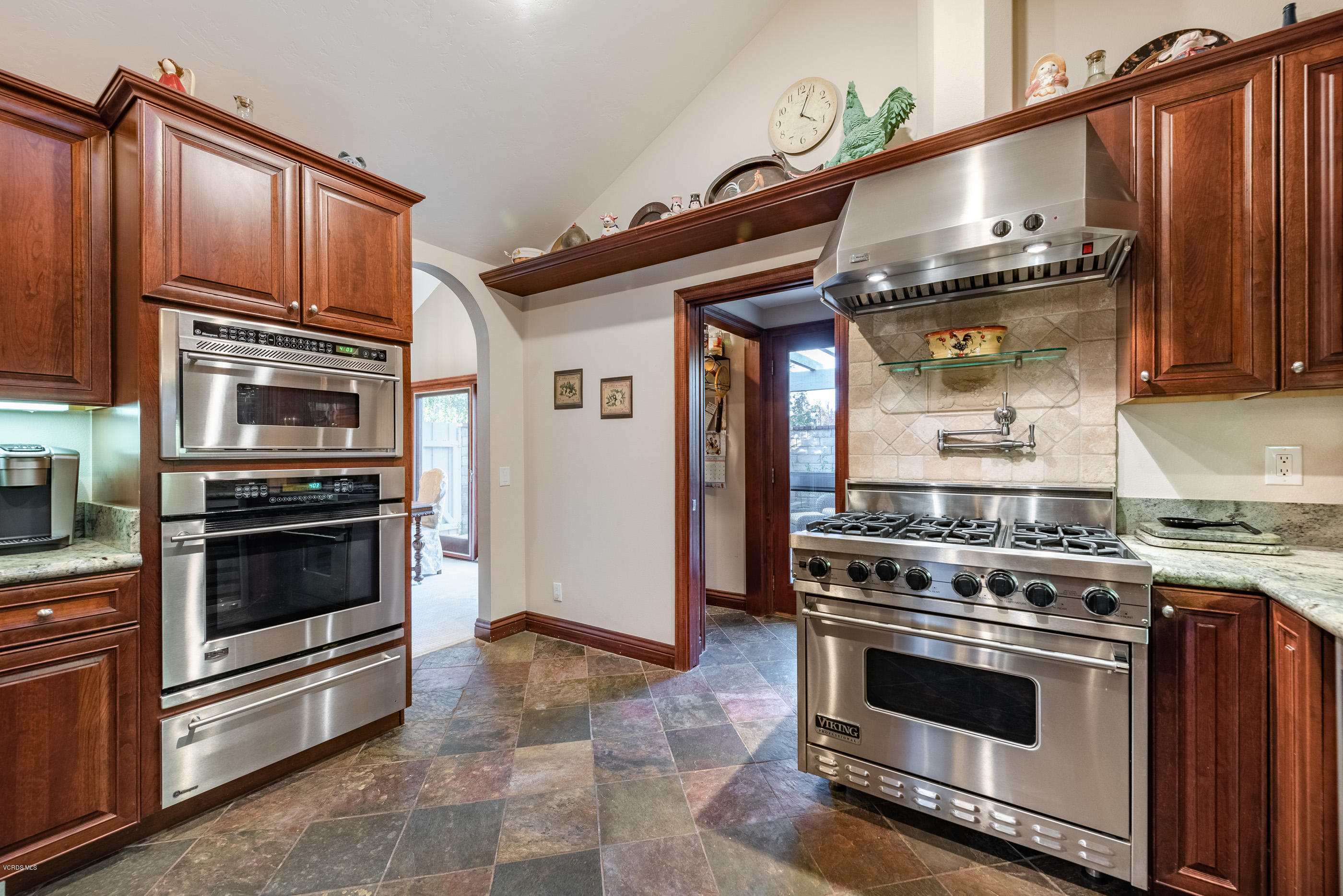400 Longbranch Road Simi Valley, CA 93065 - Photo 26 of 74 Kitchen