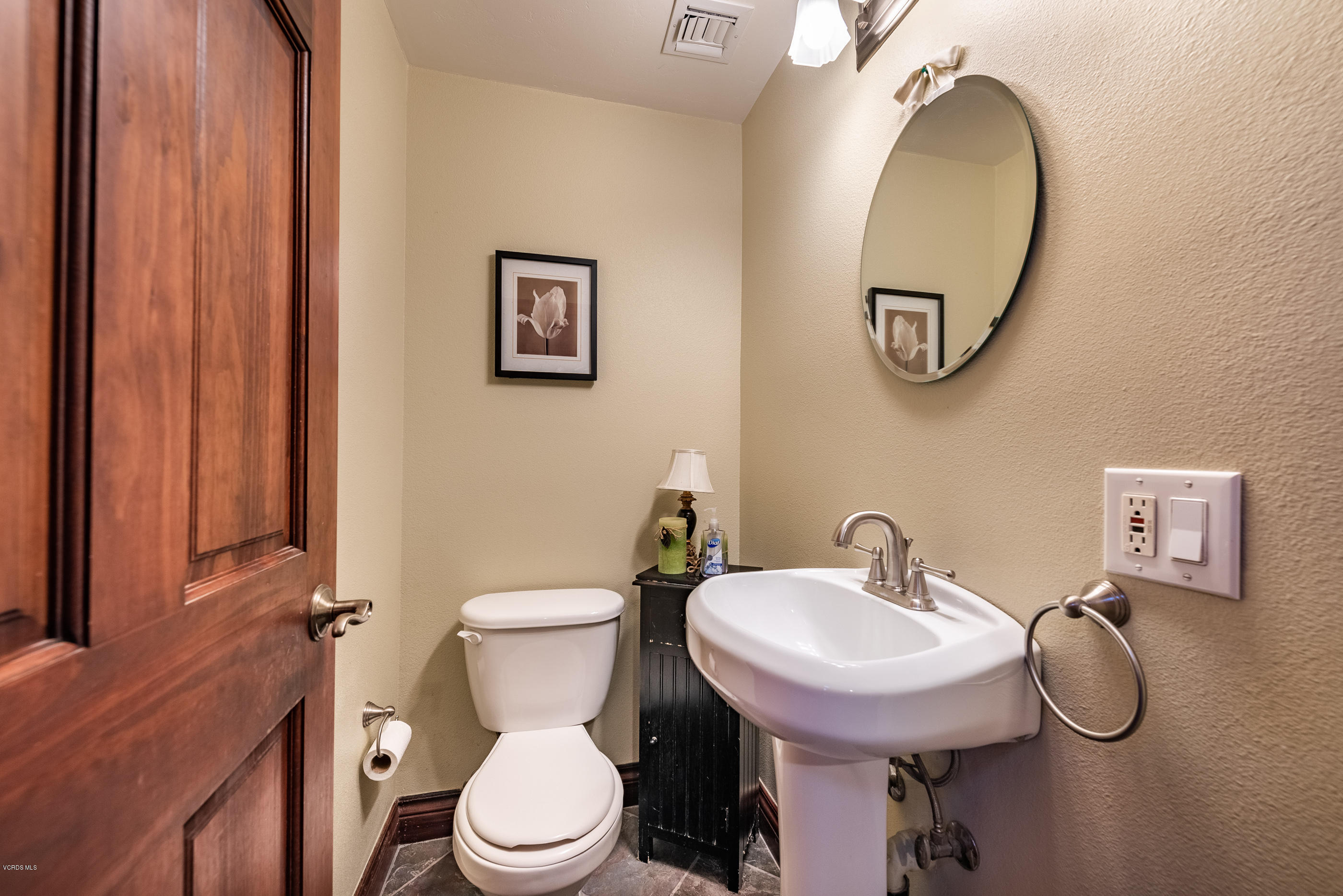 400 Longbranch Road Simi Valley, CA 93065 - Photo 28 of 74 Powder Room