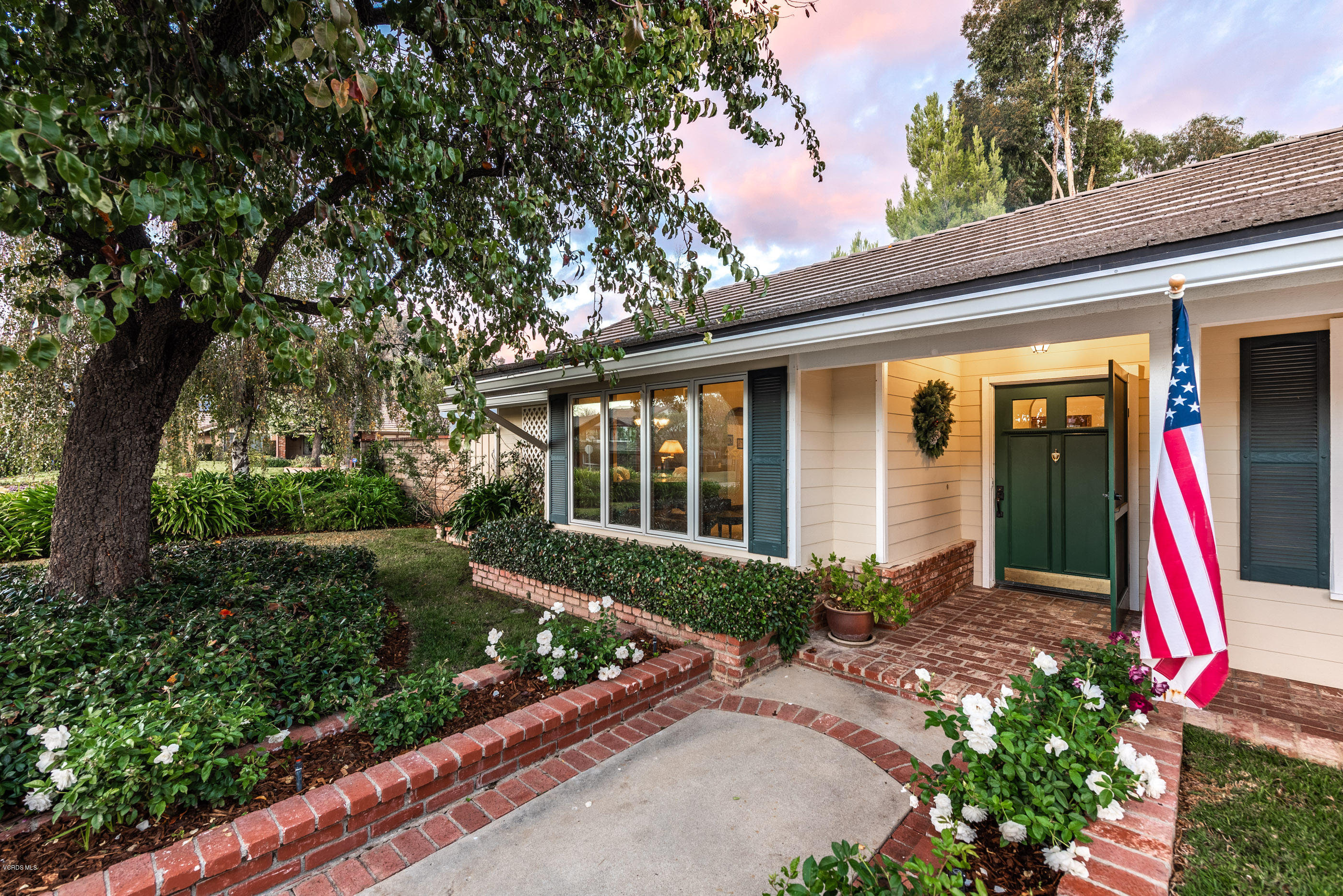 400 Longbranch Road Simi Valley, CA 93065 - Photo 4 of 74 Front View