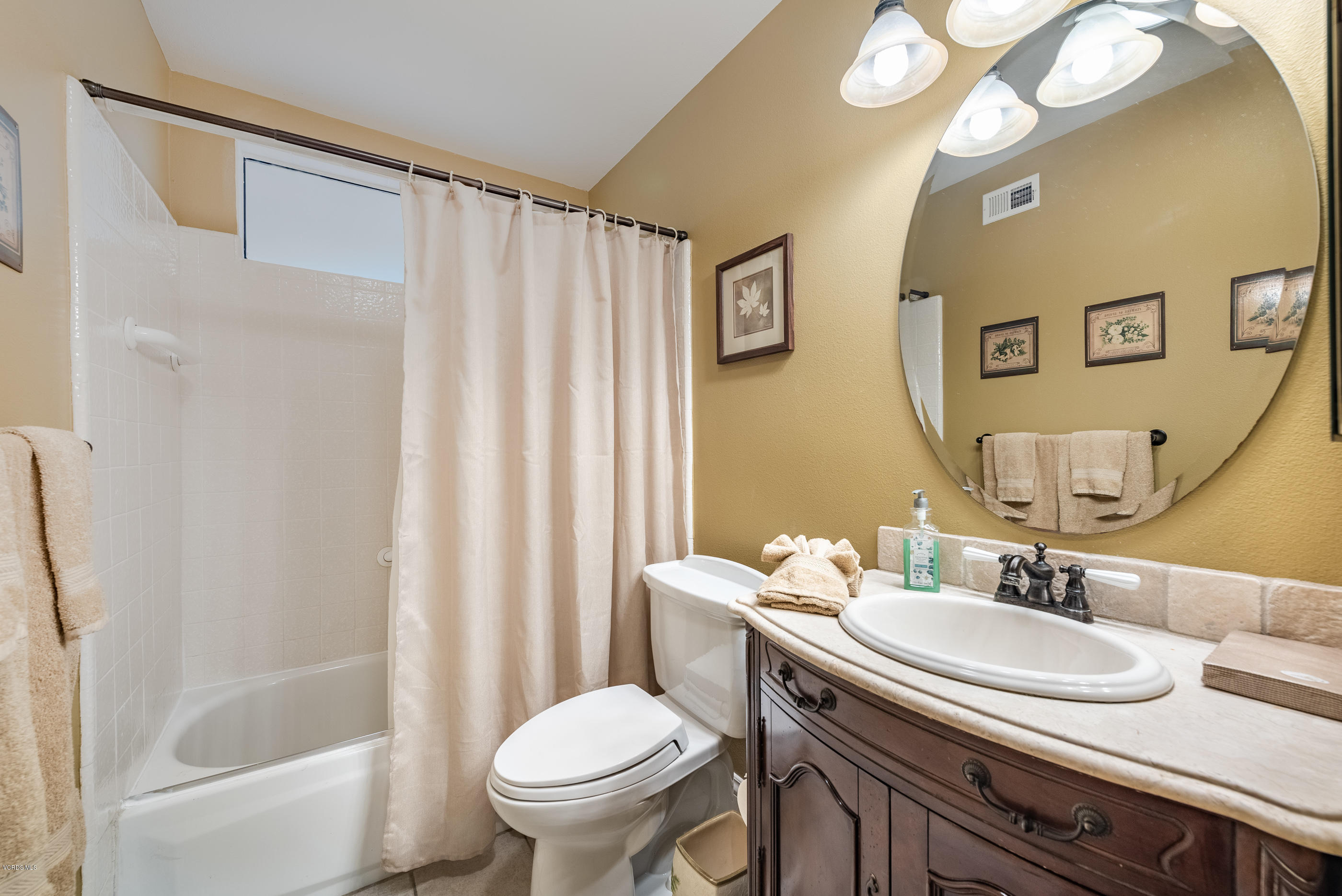 400 Longbranch Road Simi Valley, CA 93065 - Photo 32 of 74 Hall Bathroom