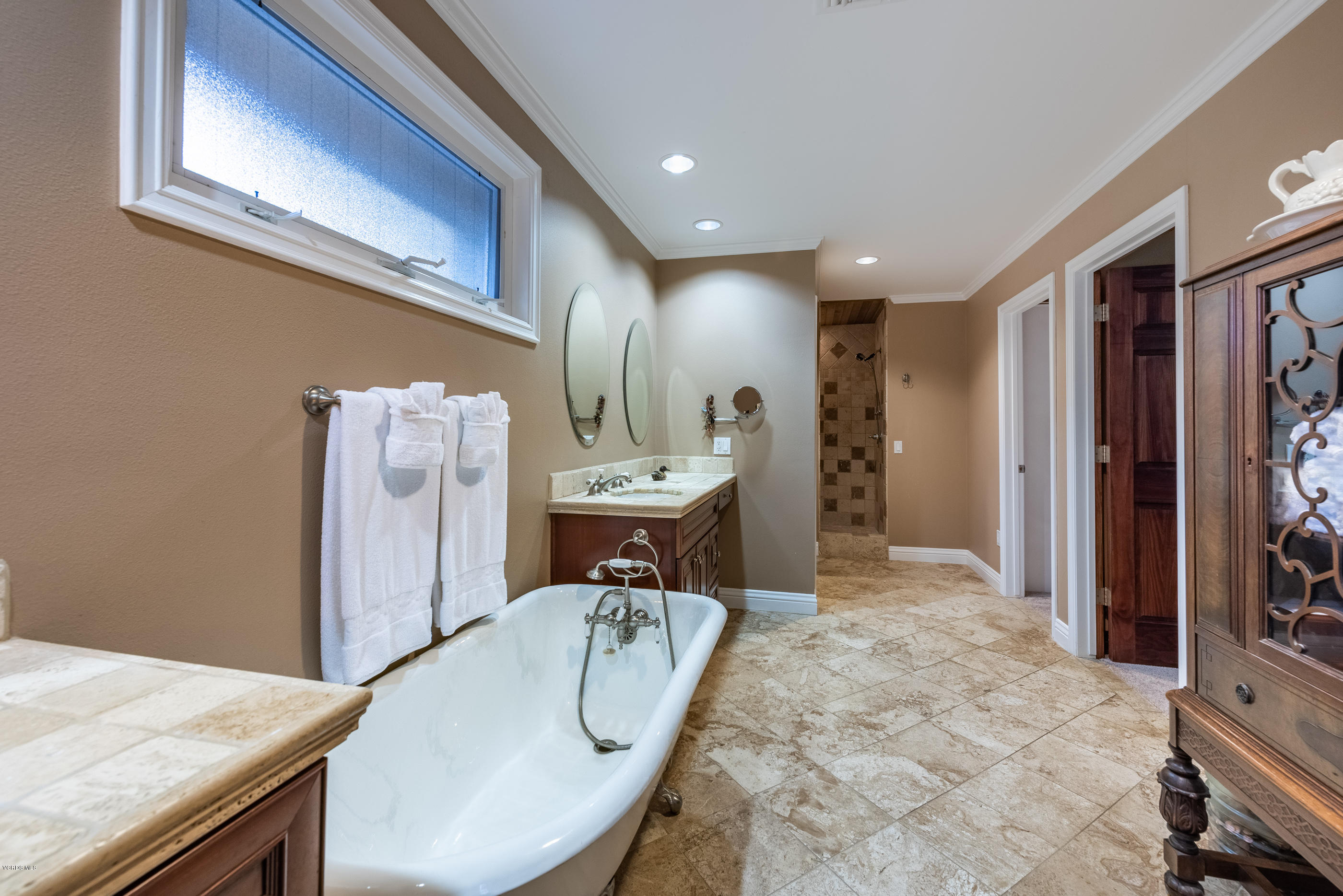 400 Longbranch Road Simi Valley, CA 93065 - Photo 39 of 74 Master Bathroom