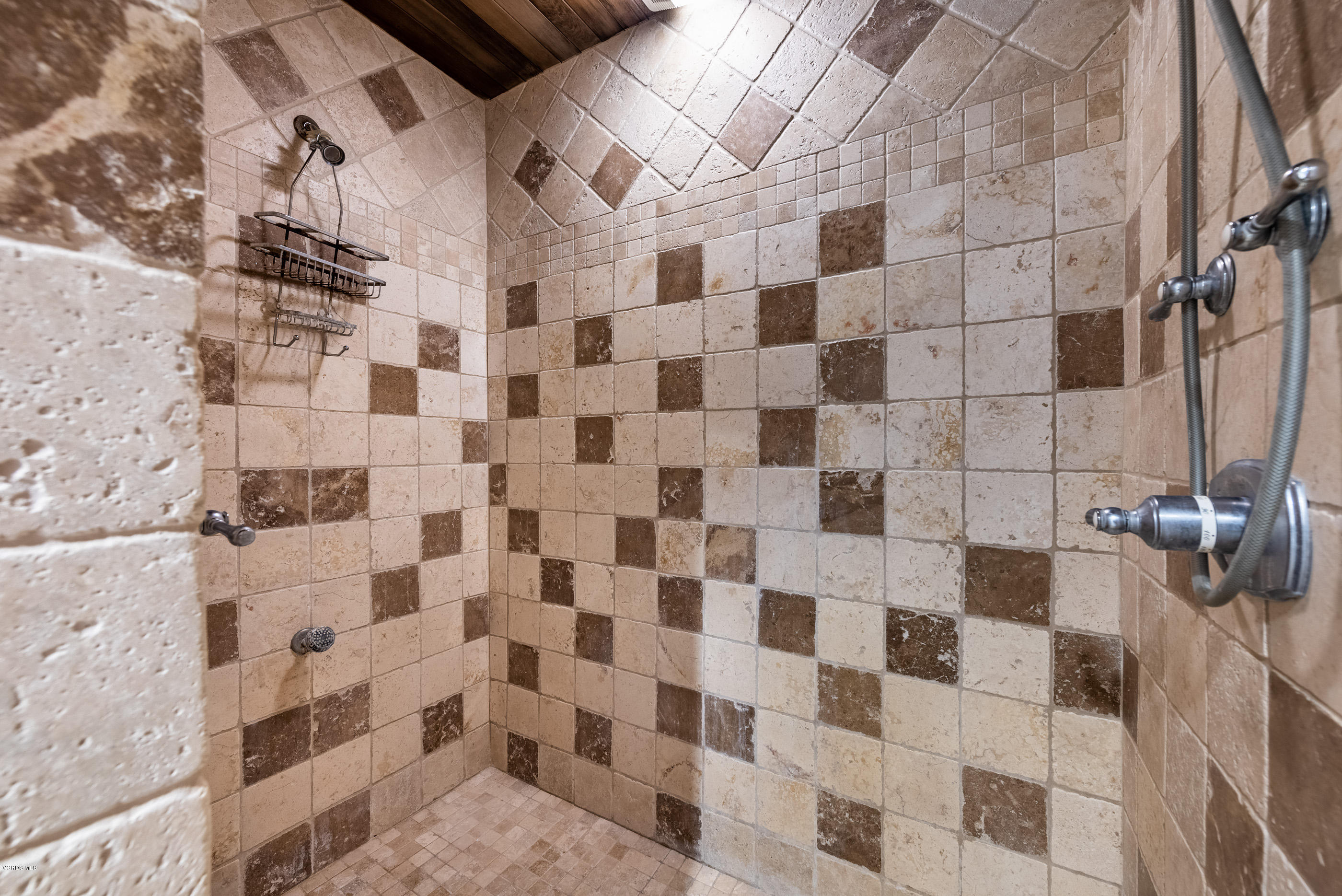 400 Longbranch Road Simi Valley, CA 93065 - Photo 41 of 74 Master Bathroom
