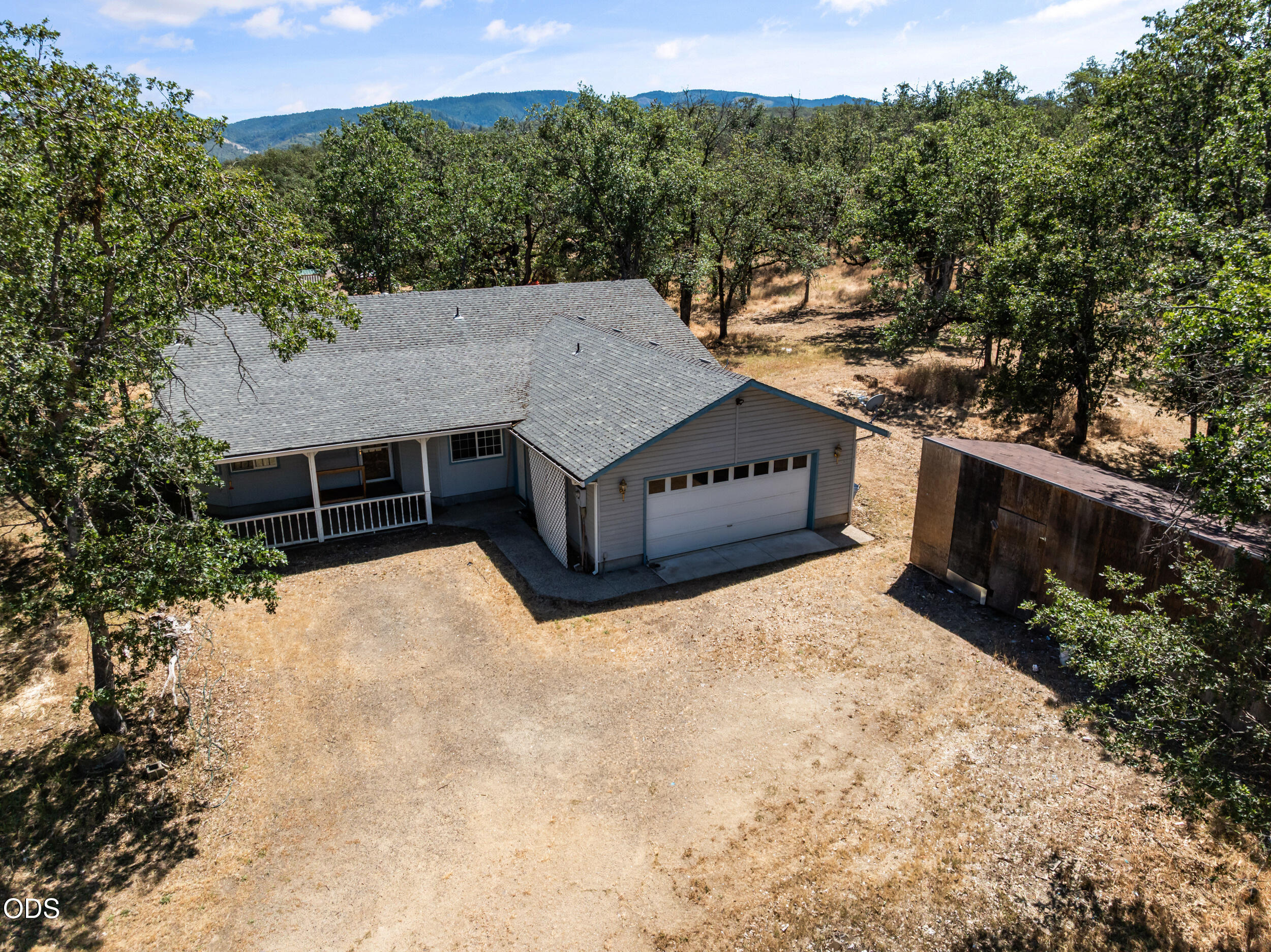 8320 Blackwell Road Central Point, OR 97502 - Photo 1 of 38