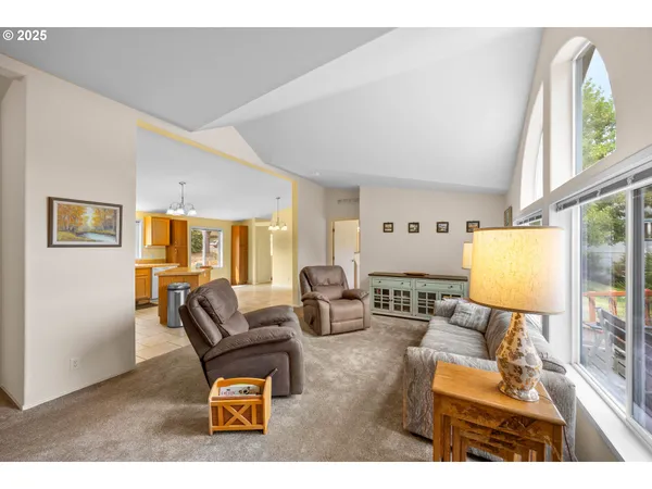 $1,250,000 | 150 Riverwood Lane, Oakland, OR 97462