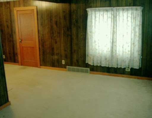 487 Butler Road Kittanning, PA 16201 - Photo 2 of 8 Living Room.