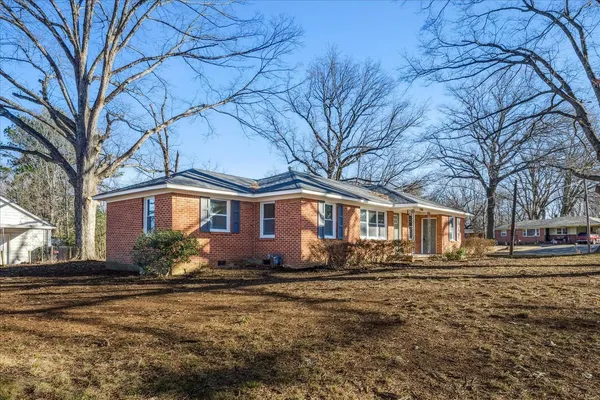 a front view of house with yard