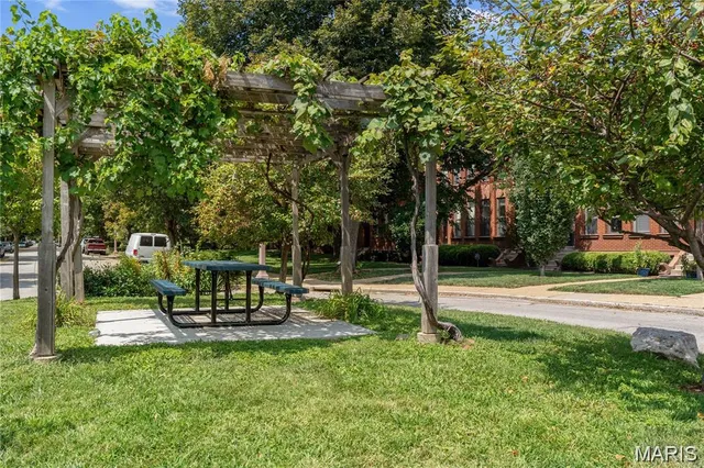 $378,000 | 4303 Laclede Avenue, Unit D, St. Louis, MO 63108