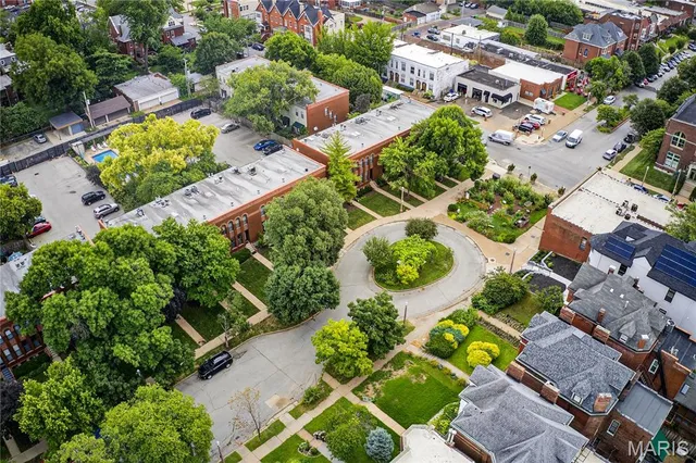 $378,000 | 4303 Laclede Avenue, Unit D, St. Louis, MO 63108