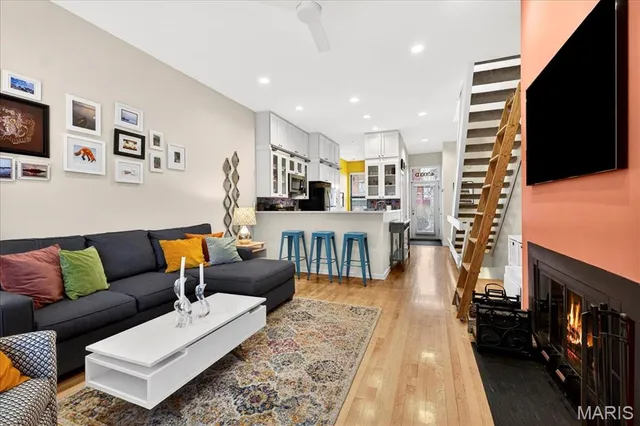 $378,000 | 4303 Laclede Avenue, Unit D, St. Louis, MO 63108