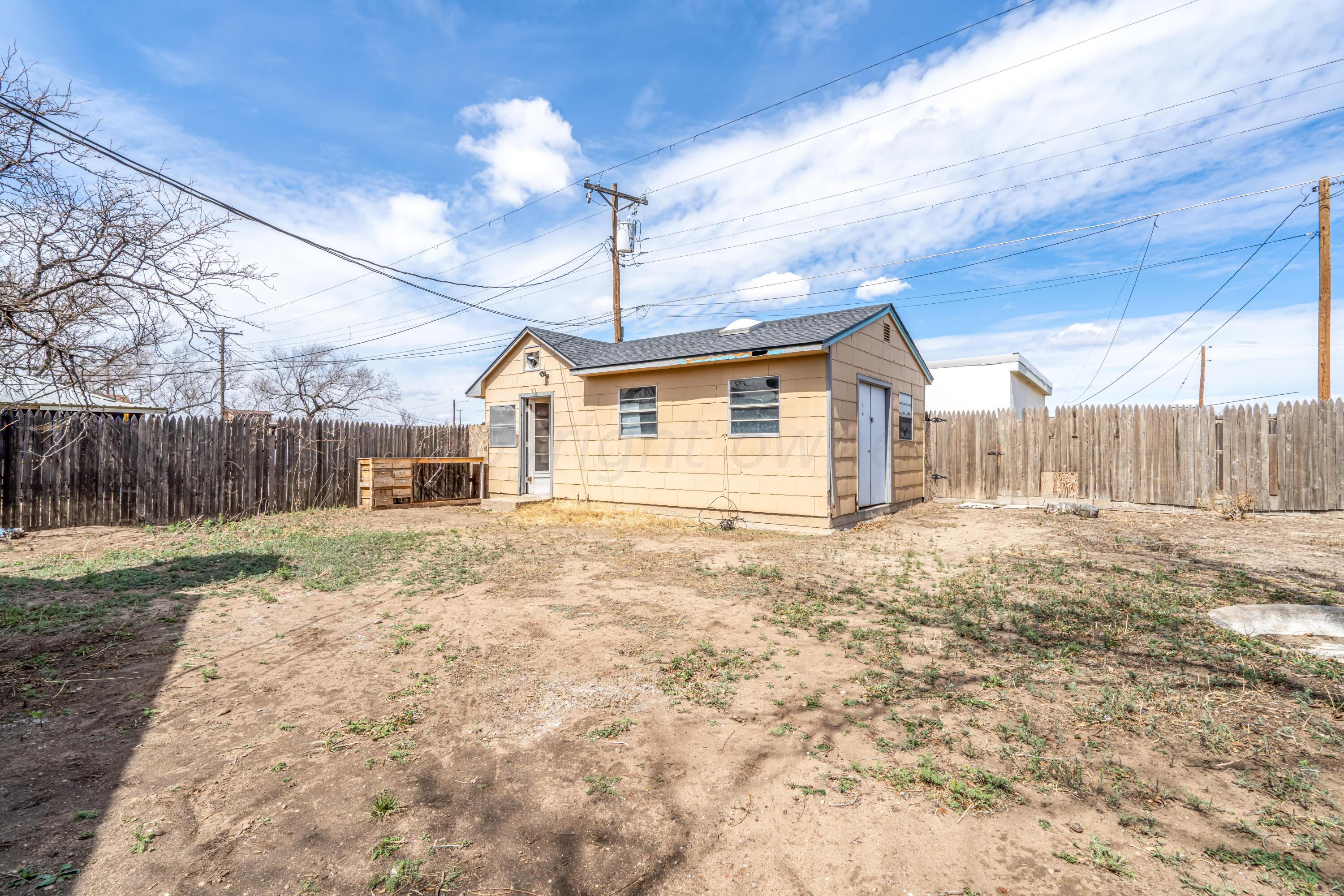 930 Nelson Street Borger, TX 79007 - Photo 16 of 19 903 Nelson-22 shop