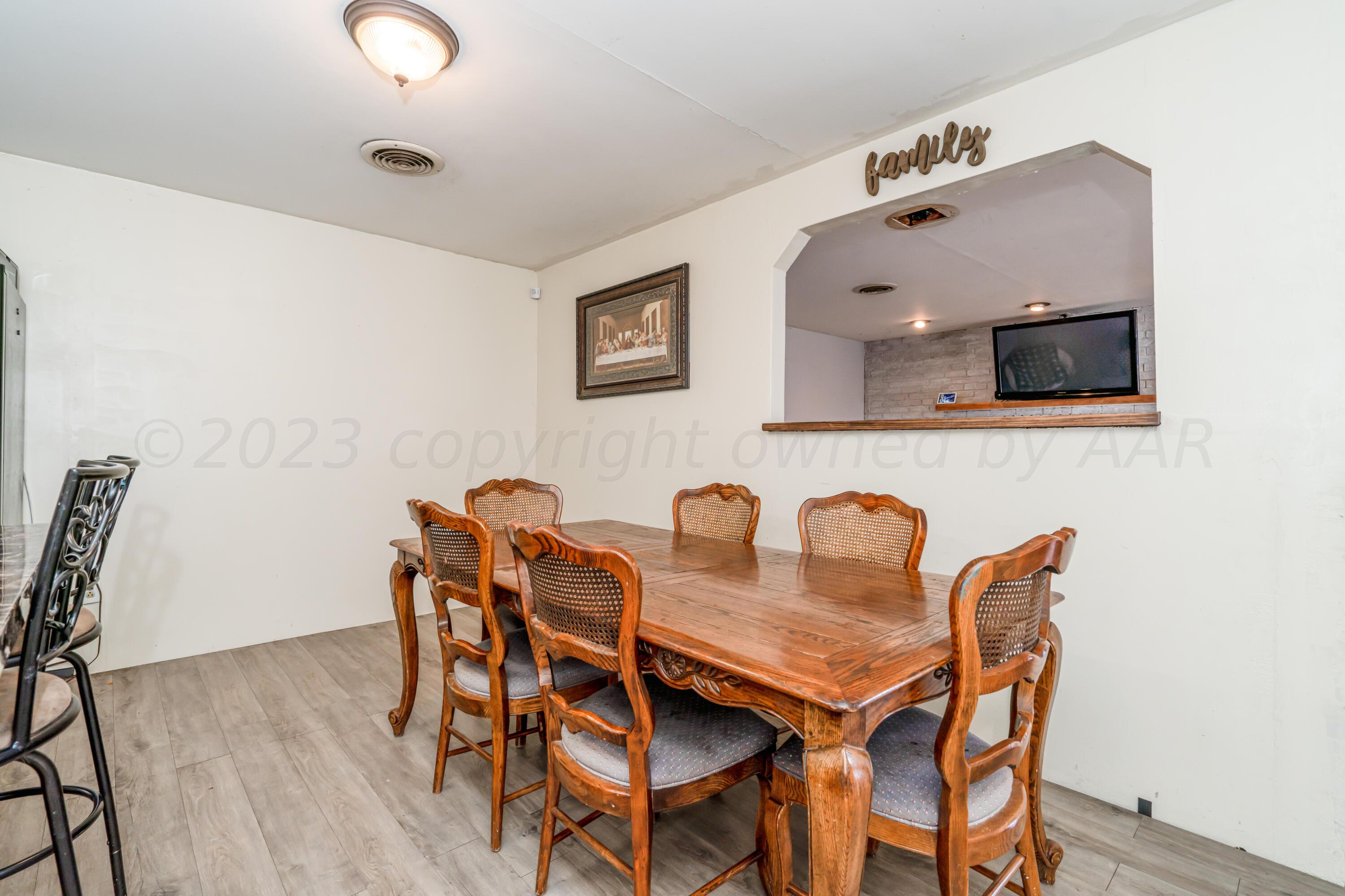 930 Nelson Street Borger, TX 79007 - Photo 8 of 19 903 Nelson-7 dining