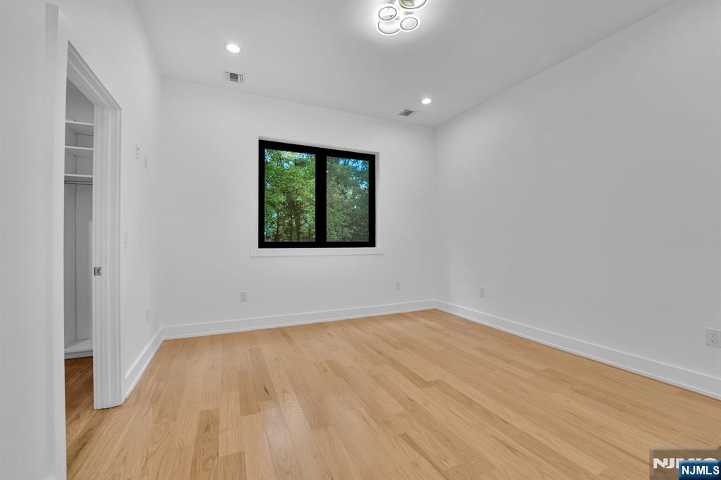 8 Fordham Road Livingston, NJ 07039 - Photo 21 of 48 Gallery Image 21