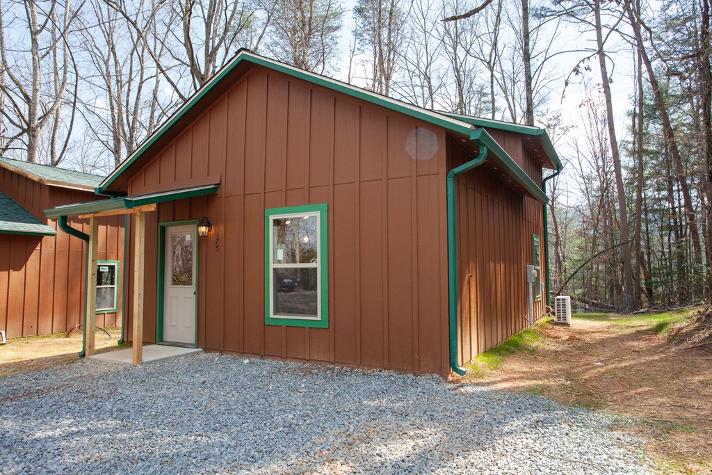 175 Fort Butler Street Murphy, NC 28906 - Photo 8 of 37 Gallery Image 8