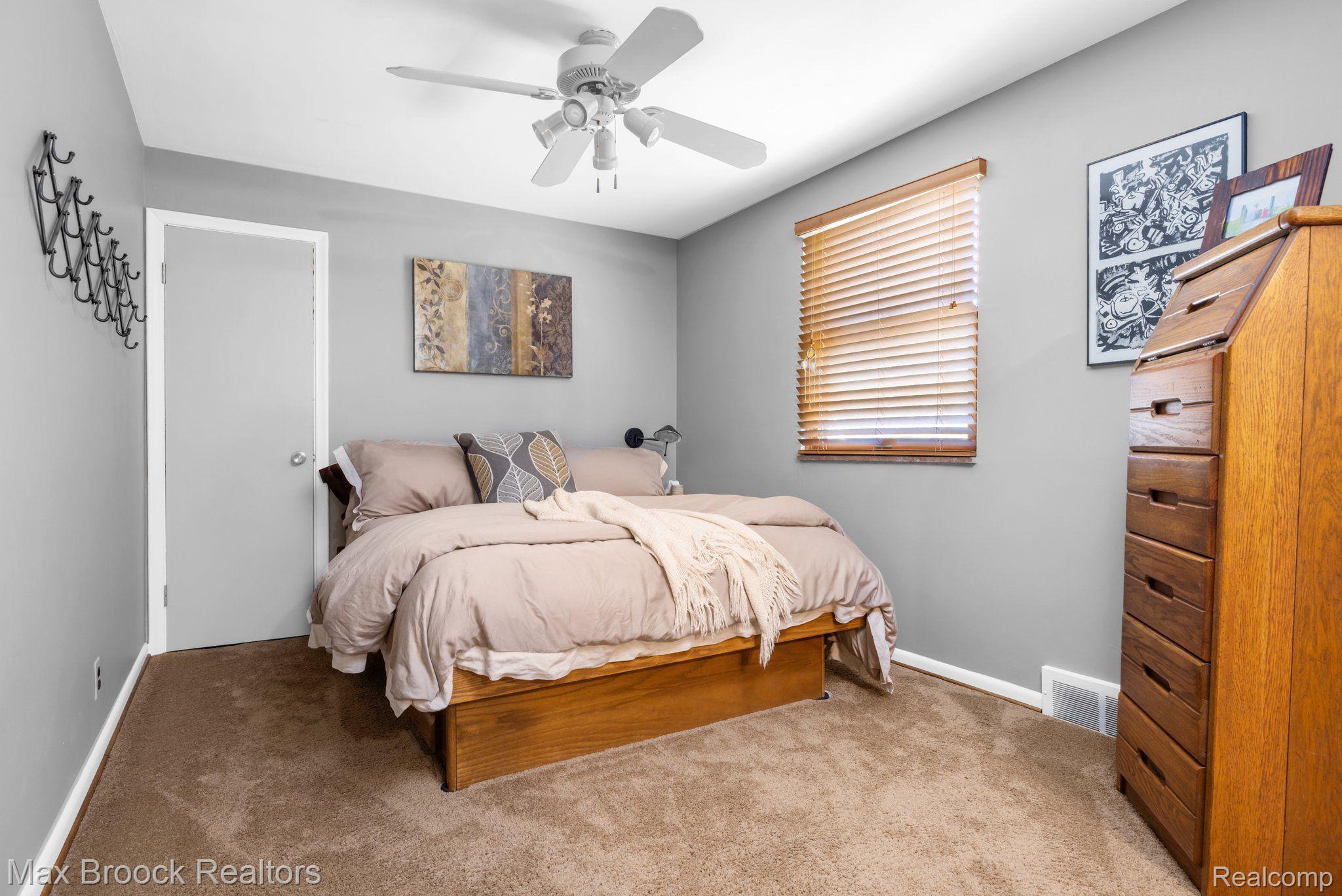 111 Maplefield Road Pleasant Ridge, MI 48069 - Photo 24 of 48 Upper Level Bedroom