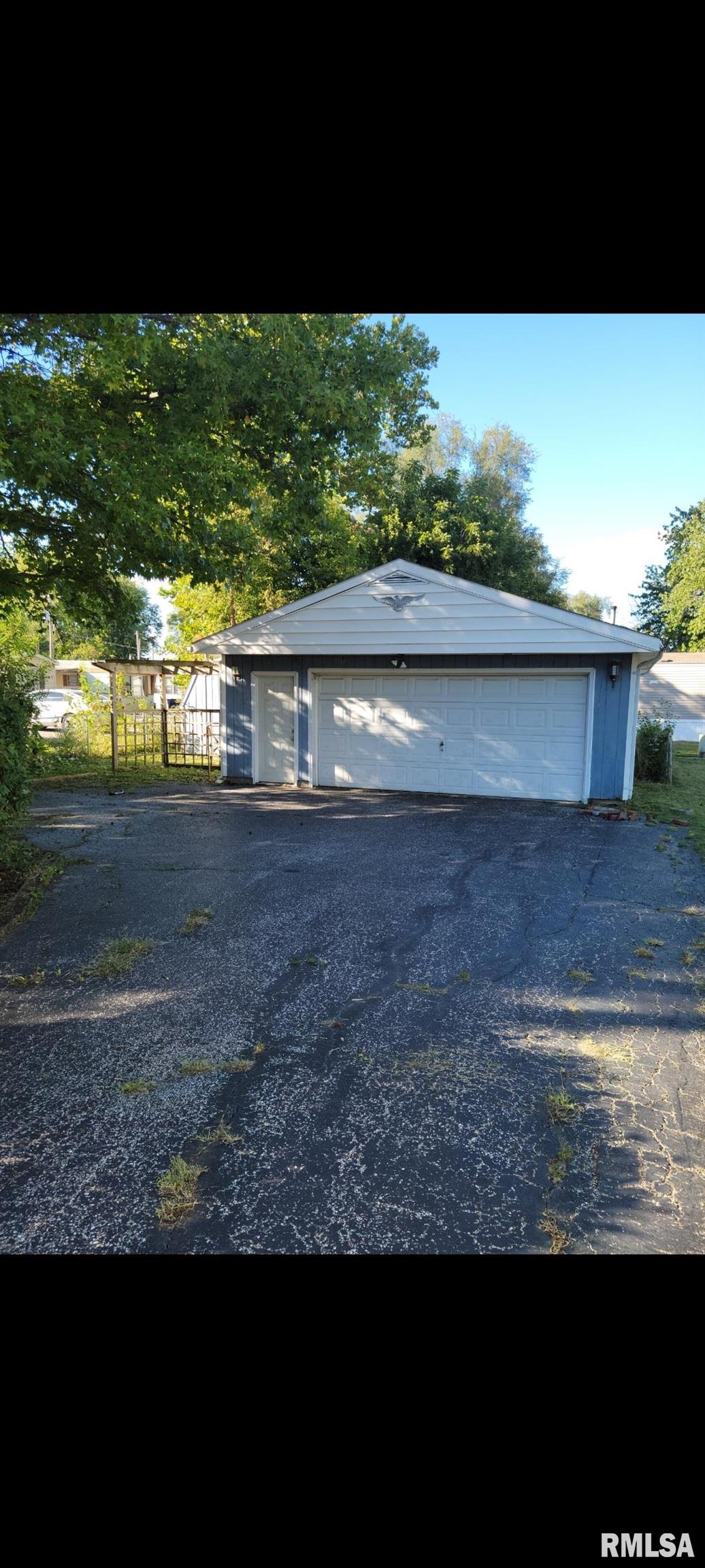 3307 East Enos Avenue Springfield, IL 62702 - Photo 3 of 11 Gallery Image 3