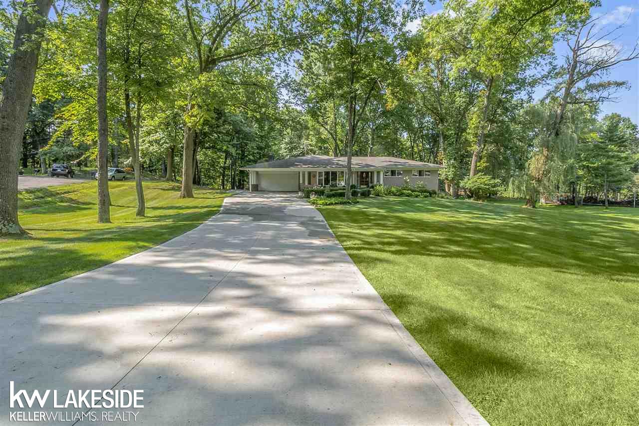1294 Concord Road Rochester, MI 48309 - Photo 5 of 58 31390829-4.JPG