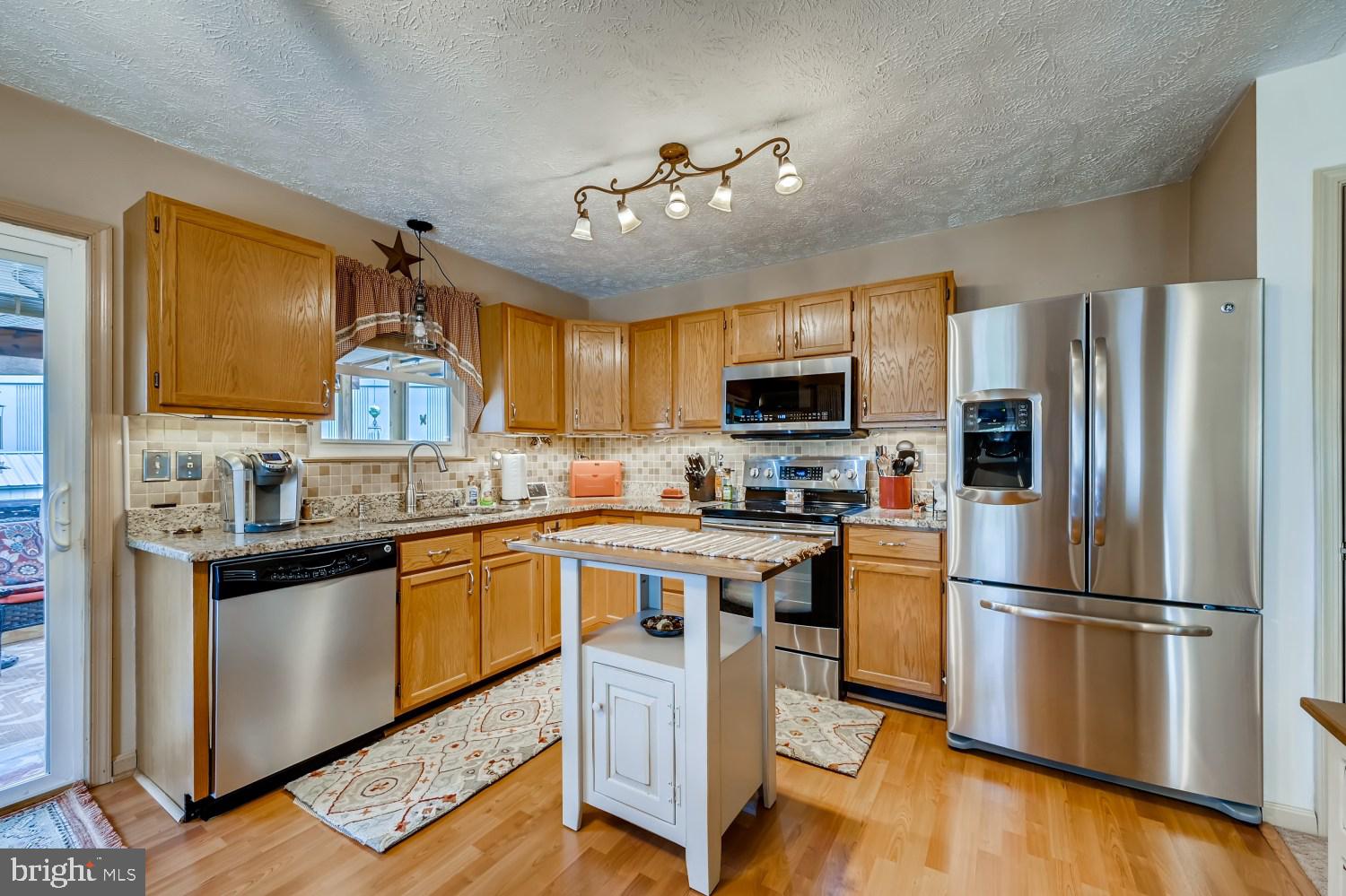 521 Valcour Road Catonsville, MD 21228 - Photo 5 of 33 Gallery Image 5