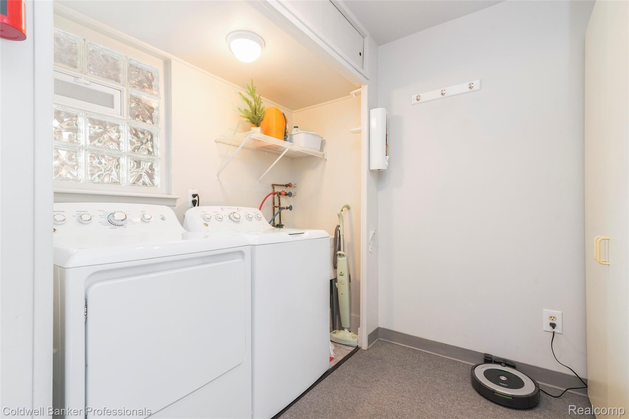 22953 Tuck Road Farmington, MI 48336 - Photo 17 of 24 Laundry/Mud Room with Plenty of Storage