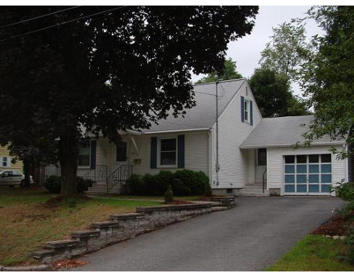 38 Hunnewell Road Worcester, MA 01606 - Photo 2 of 4 Gallery Image 2