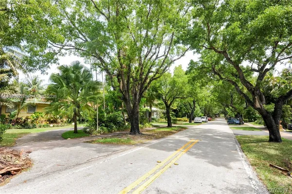 $15,000 | 3920 Monserrate Street, Coral Gables, FL 33134
