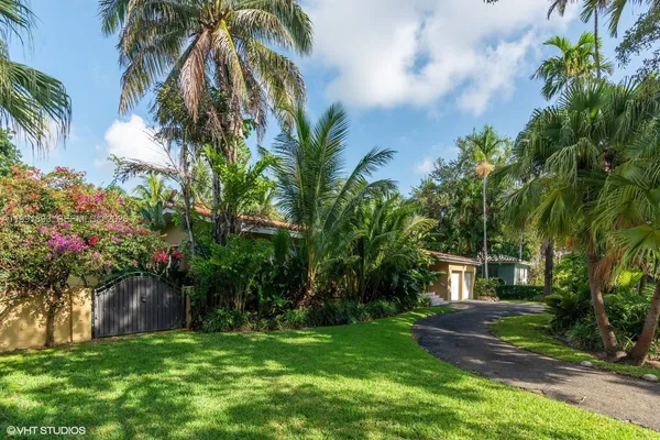 $15,000 | 3920 Monserrate Street, Coral Gables, FL 33134