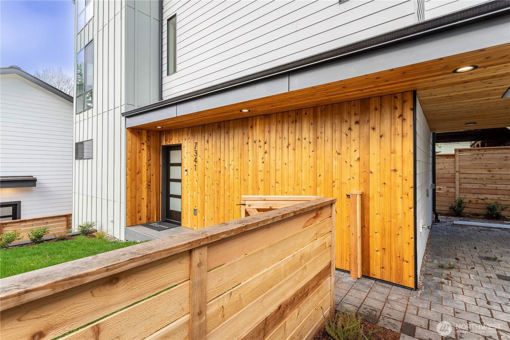 7341 21st Avenue Northeast Seattle, WA 98115 - Photo 2 of 33