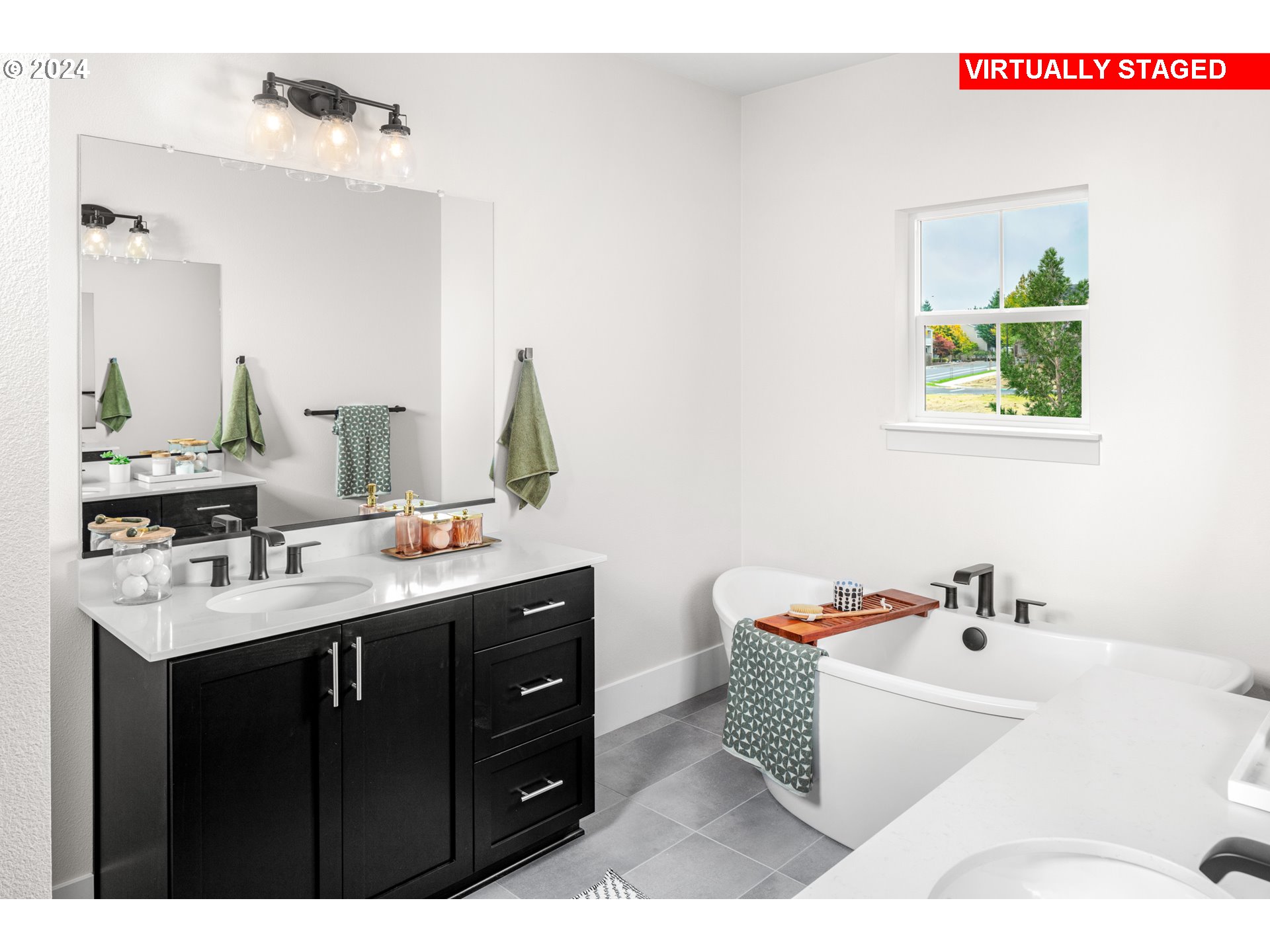 16578 Southwest Jean Louise Road Tigard, OR 97007 - Photo 7 of 13 Gallery Image 7